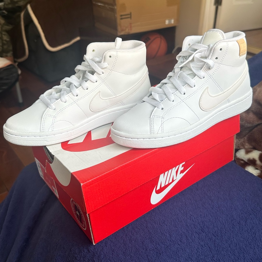 Women’s Nike Court Royal 2 Mid